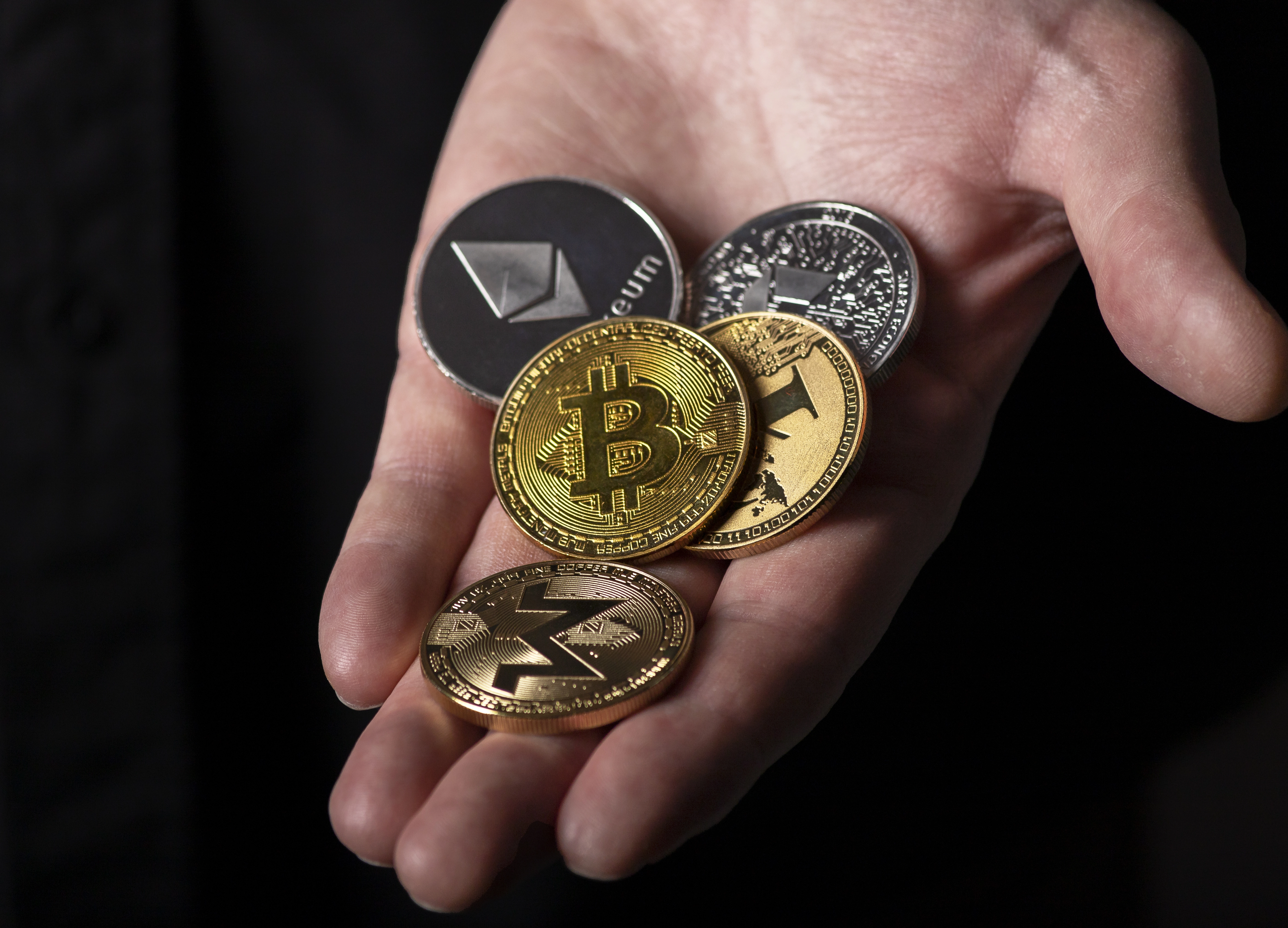 Bitcoin 104 Bin Doları Geçti, Alt Coinler Rekora Koşuyor